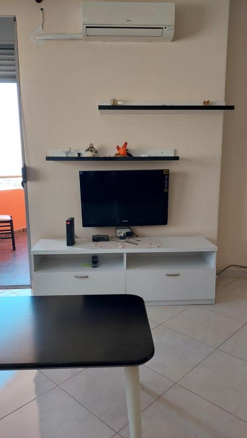 Sweetview 2-Bedroom Apartment With 3 Balcony Seaview Vlora Kültér fotó