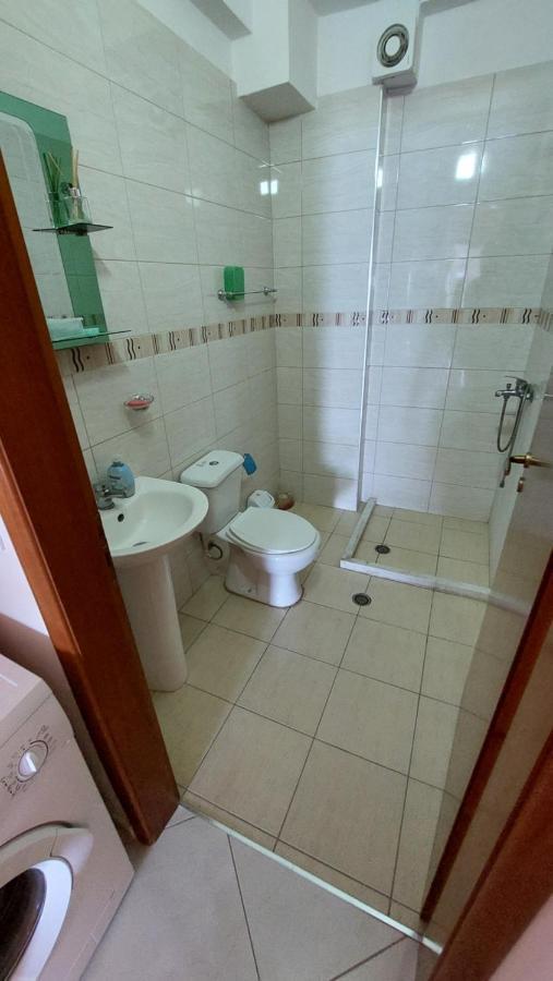 Sweetview 2-Bedroom Apartment With 3 Balcony Seaview Vlora Kültér fotó